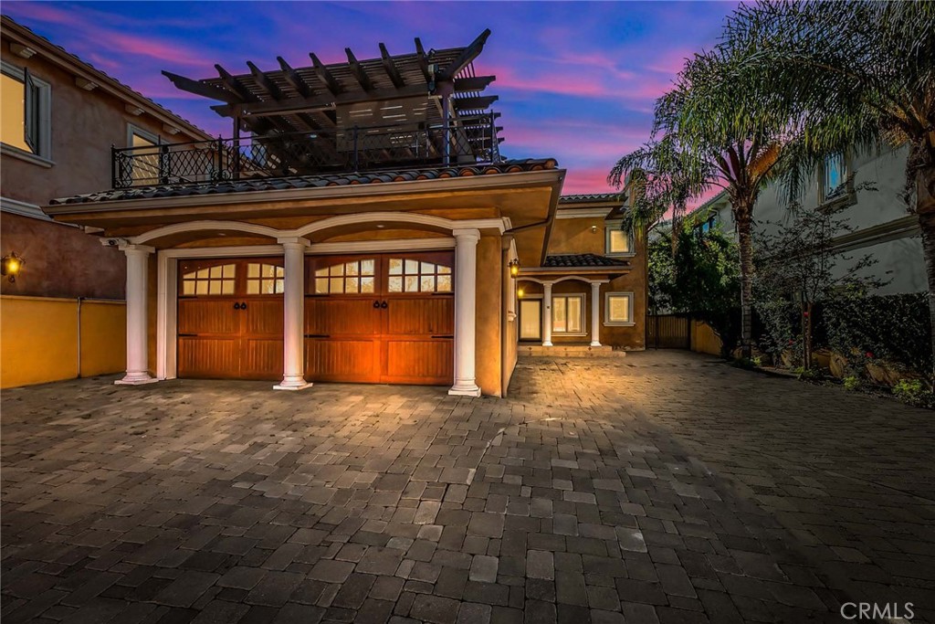 Beautiful Sherman Oaks, fully-furnished optional, gated home with private backyard oasis including pool and spa on large lot. This elegant 5 bedroom, 6.5 bath home with one bedroom suite downstairs is well appointed with custom touches and upgrades throughout. Each Bedroom has it's own bath for privacy and convenience. Open Kitchen with an attractive, cozy breakfast nook, large pantry overlooks the backyard and pool area. Master Suite has fireplace, spacious walk-in closet, access to private deck. Master Bathroom is also equipped with dry sauna & steam room and must see!
Close to the Studios, Castle Park, River Walk area, Ventura Blvd. Room for plenty of parking in gated driveway.
