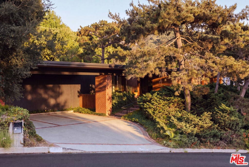 9225 Nightingale Drive, Los Angeles CA 90069