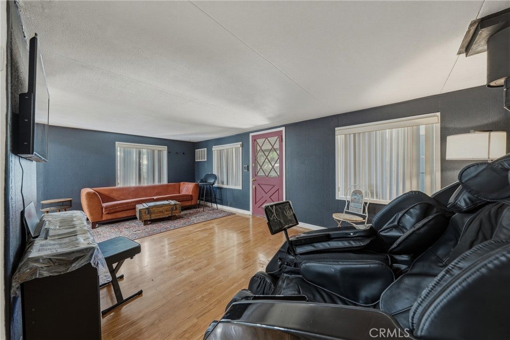 7333 High Street