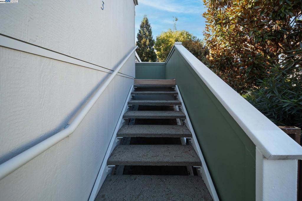 1708 Golden Rain Road 3