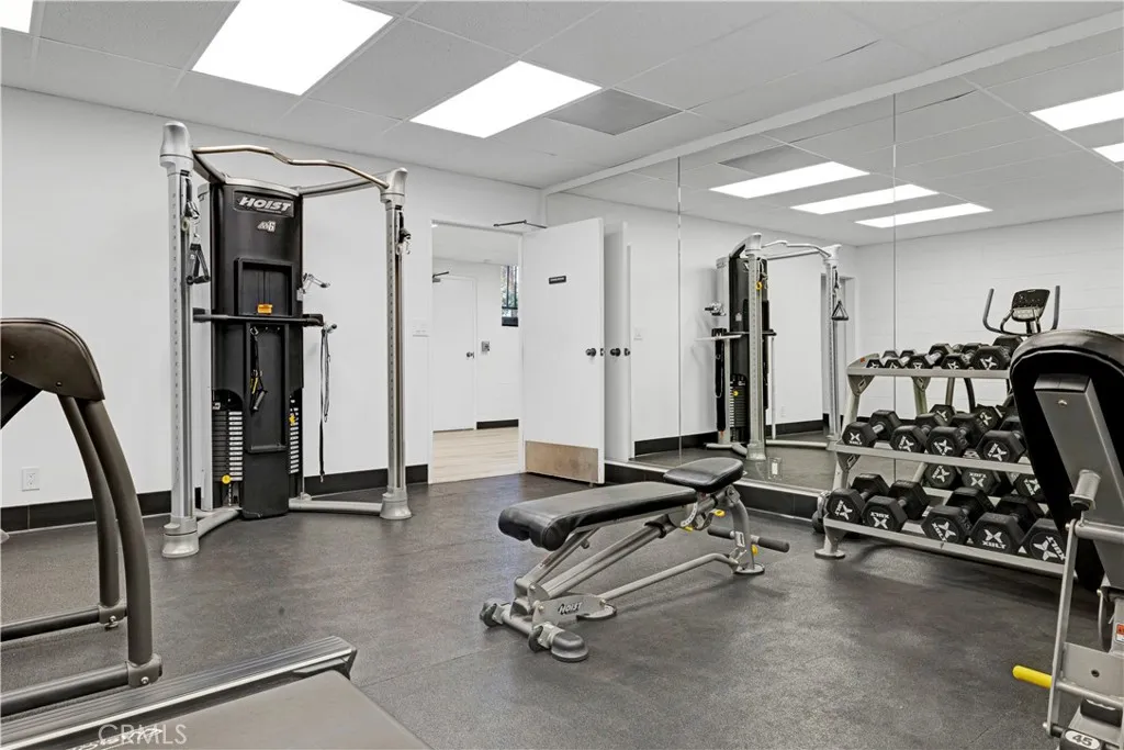 Sherman Oaks, California 91423, United States, 2 Bedrooms Bedrooms, ,2 BathroomsBathrooms,Residential,Active,93284