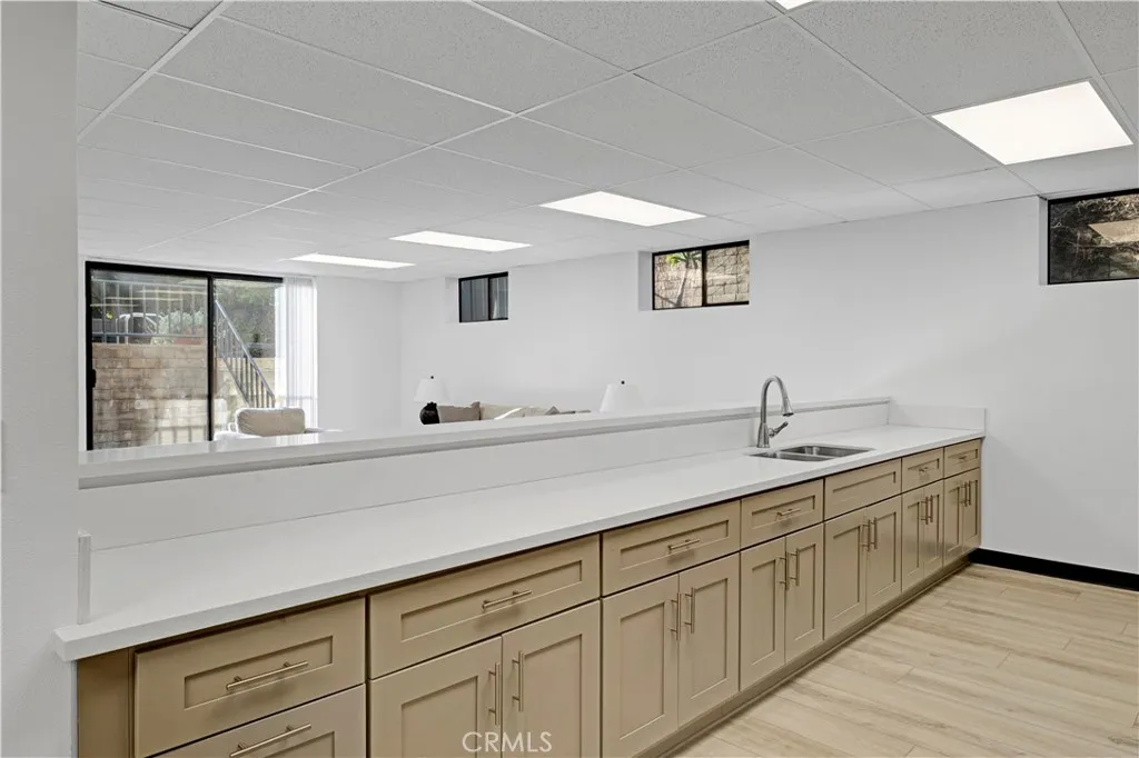 Sherman Oaks, California 91423, United States, 2 Bedrooms Bedrooms, ,2 BathroomsBathrooms,Residential,Active,93284