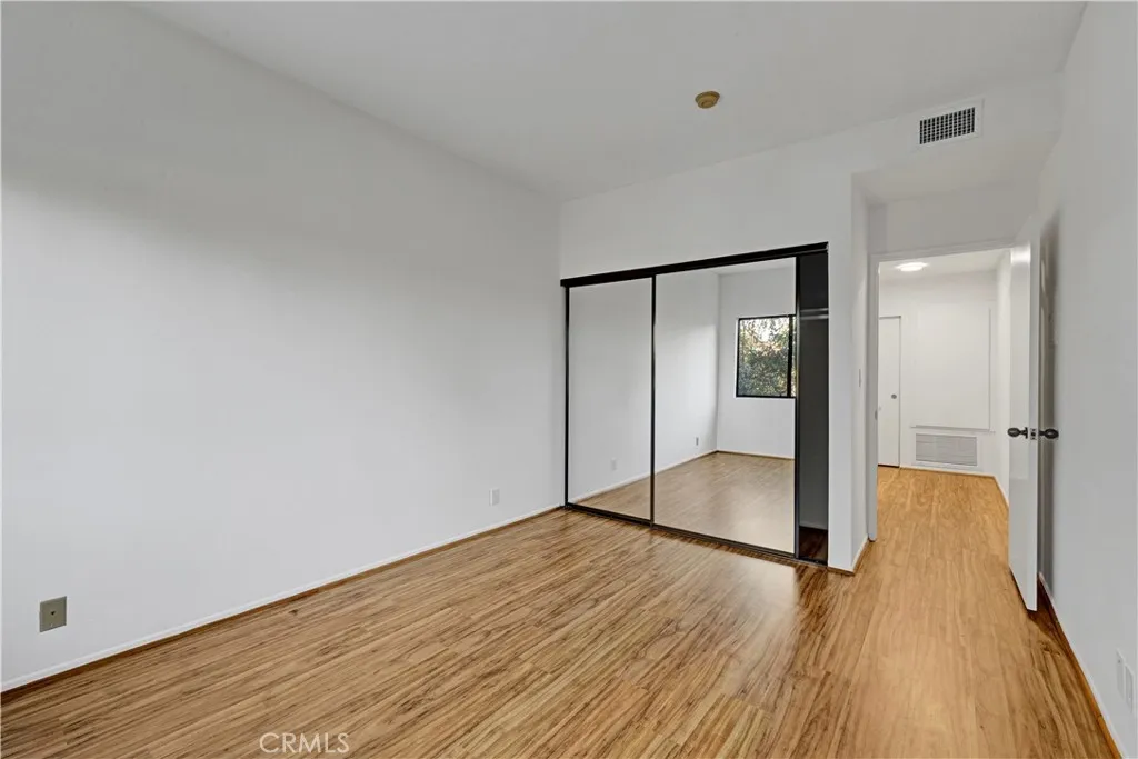 Sherman Oaks, California 91423, United States, 2 Bedrooms Bedrooms, ,2 BathroomsBathrooms,Residential,Active,93284