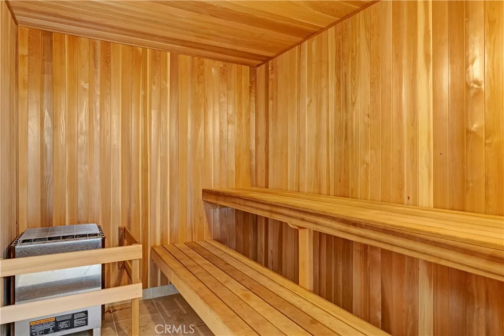 Sherman Oaks, California 91423, United States, 2 Bedrooms Bedrooms, ,2 BathroomsBathrooms,Residential,Active,93284