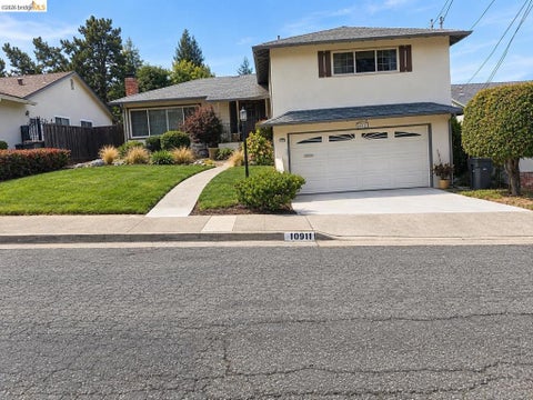 Photo of 10911 Cotter St ST, Oakland, CA 94605 (MLS # 41149004)