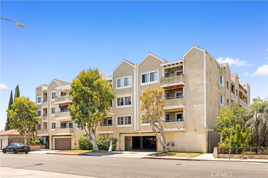 1629 Cherry Avenue 102