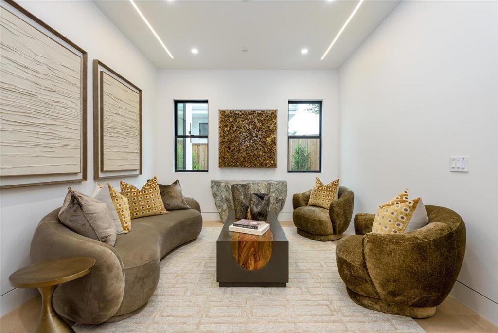 3841 Alameda De Las Pulgas