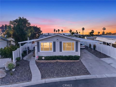 Photo of 1536 S State Street St, Hemet, CA 92543 (MLS # SW26100301)