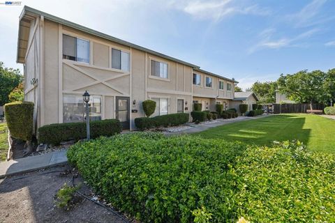 Photo of 1479 Big Basin Dr Dr, Milpitas, CA 95035 (MLS # 41131496)
