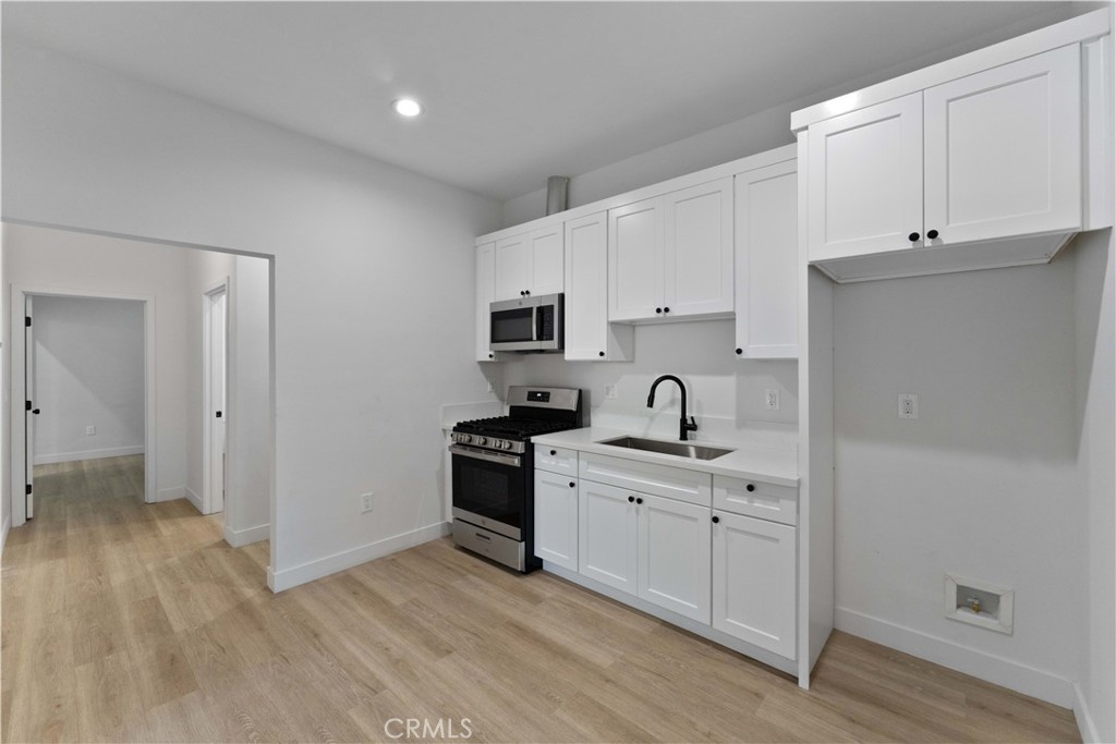 752 E 17th Street