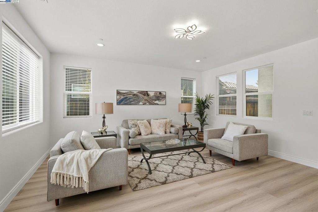 BRENTWOOD - Residential