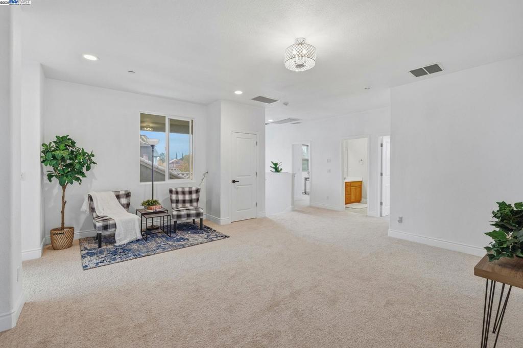 BRENTWOOD - Residential