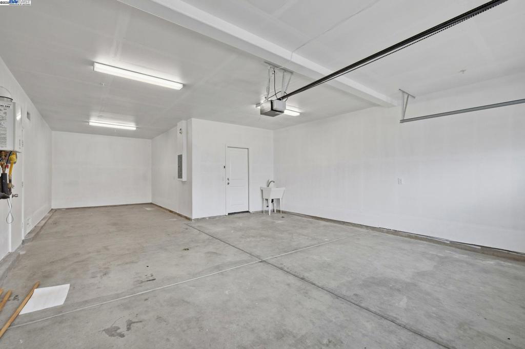 BRENTWOOD - Residential