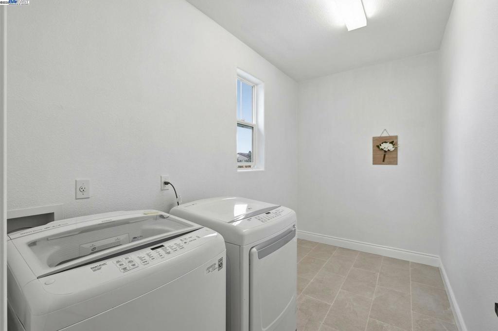 BRENTWOOD - Residential