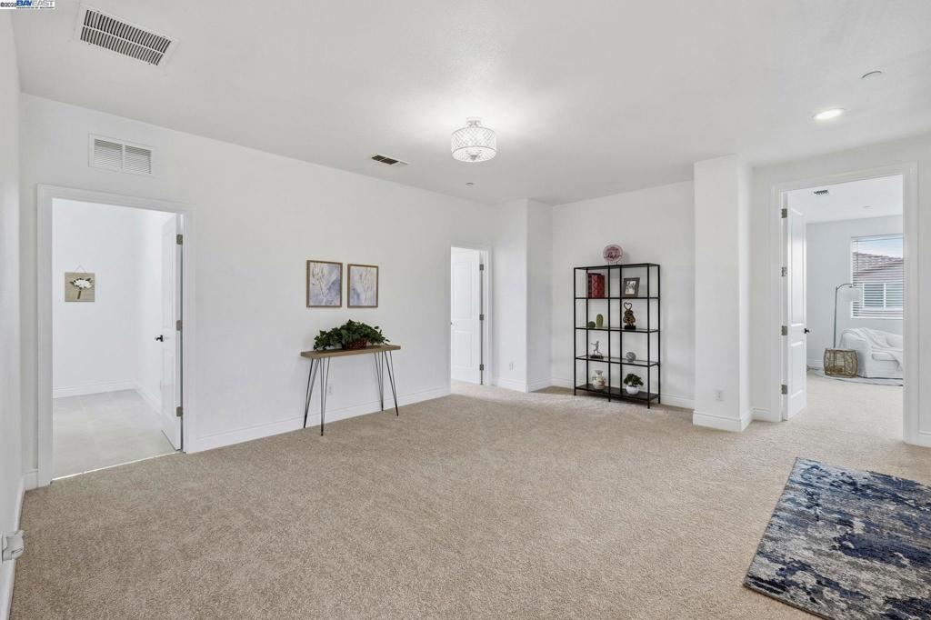 BRENTWOOD - Residential