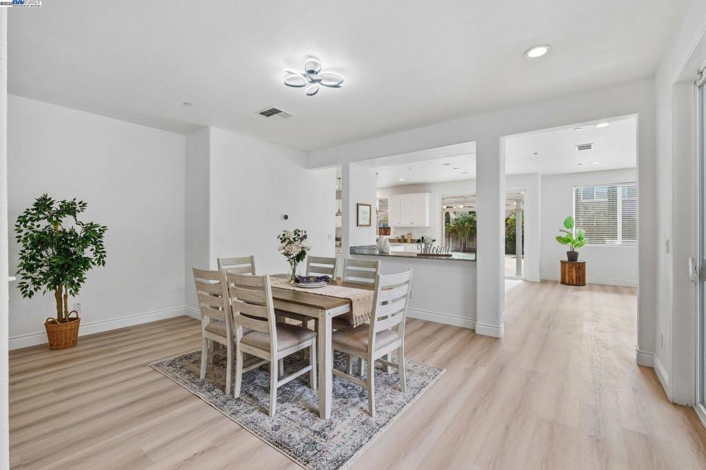 BRENTWOOD - Residential