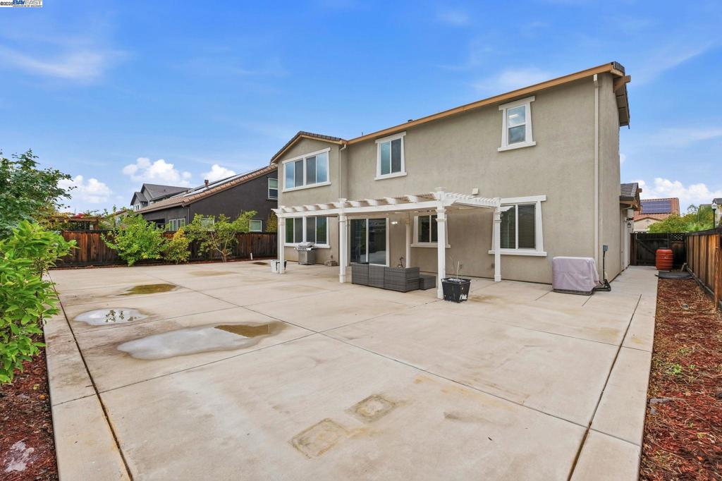 BRENTWOOD - Residential