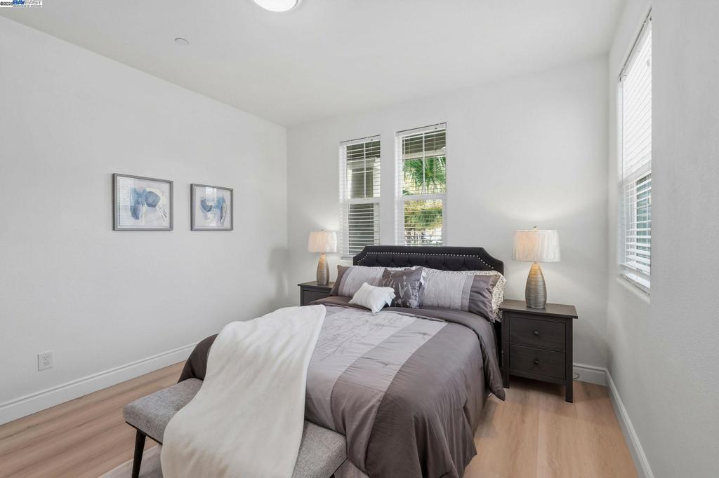 BRENTWOOD - Residential