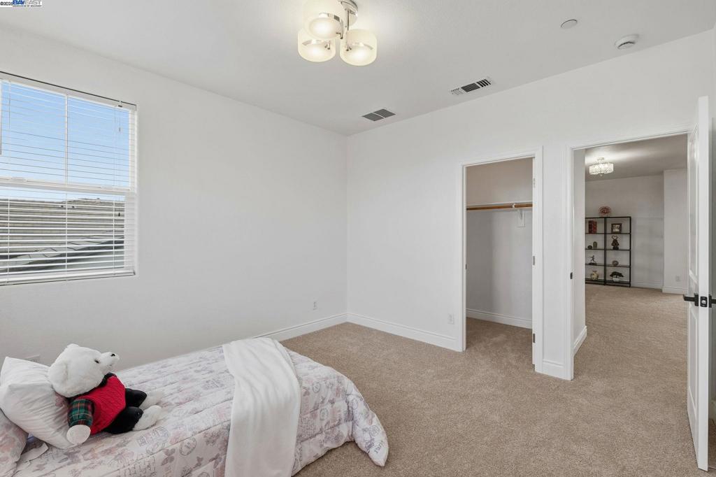 BRENTWOOD - Residential