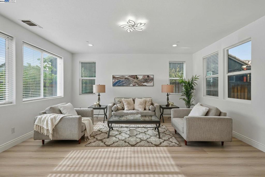 BRENTWOOD - Residential