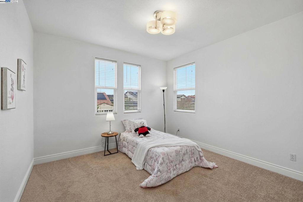 BRENTWOOD - Residential