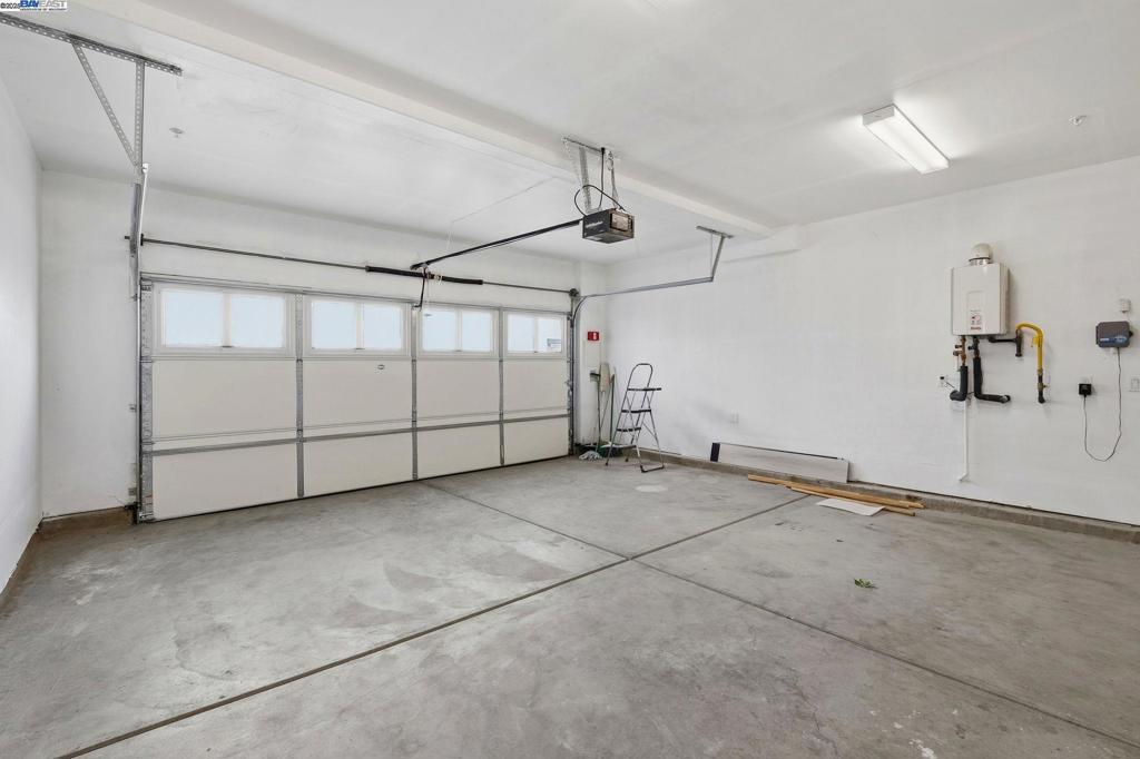 BRENTWOOD - Residential