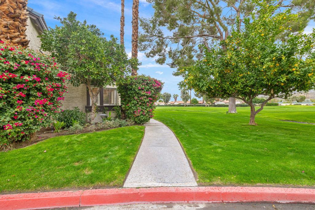 Los Pueblos - Residential