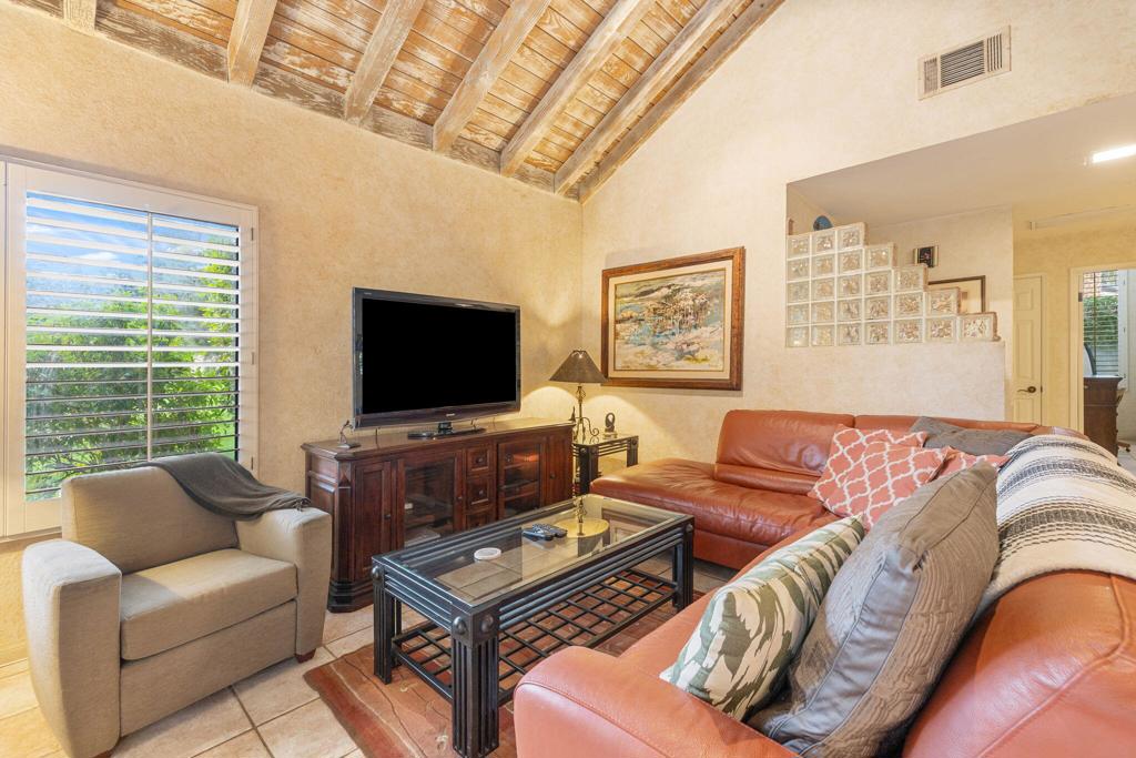 Los Pueblos - Residential