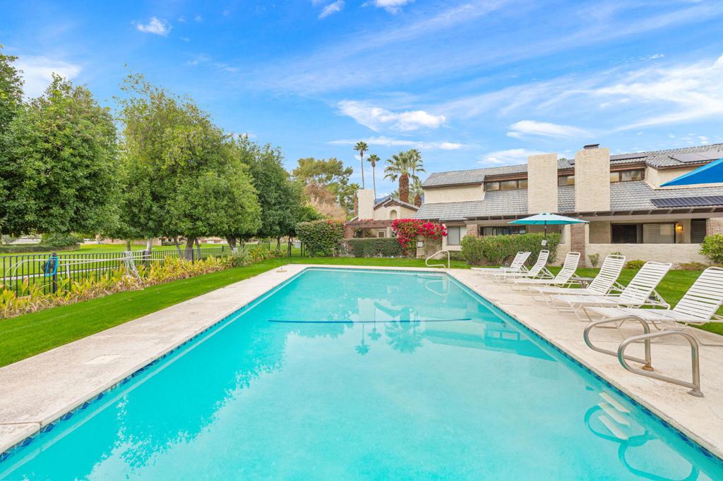 Los Pueblos - Residential