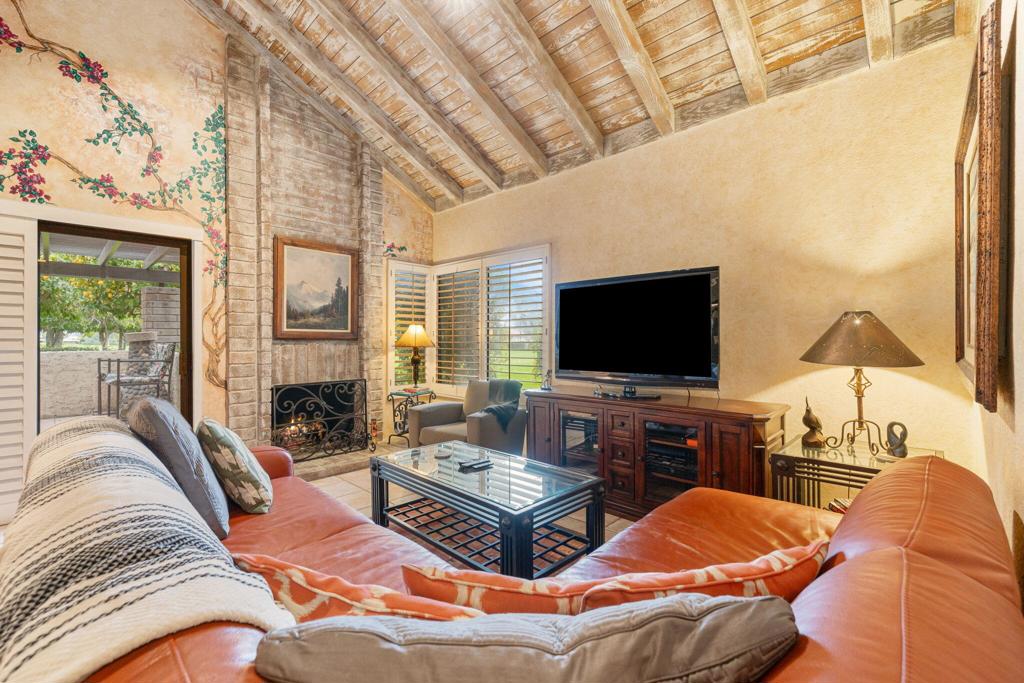 Los Pueblos - Residential