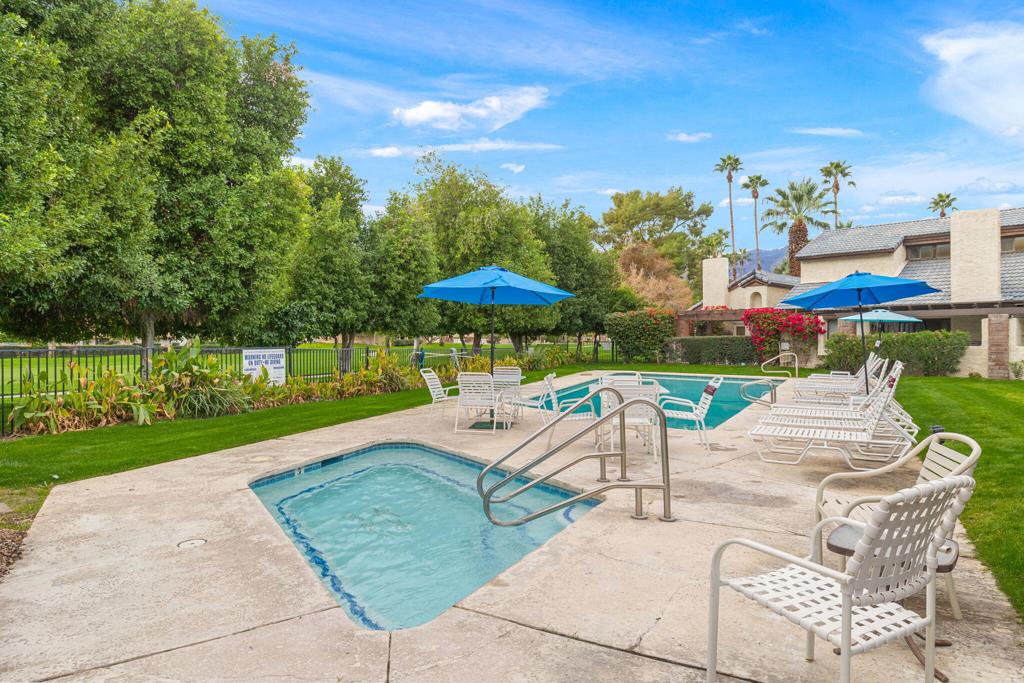 Los Pueblos - Residential