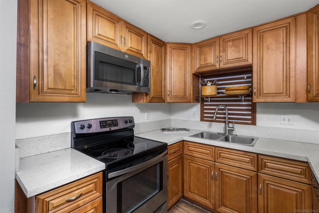 2510 Torrey Pines Rd. 320