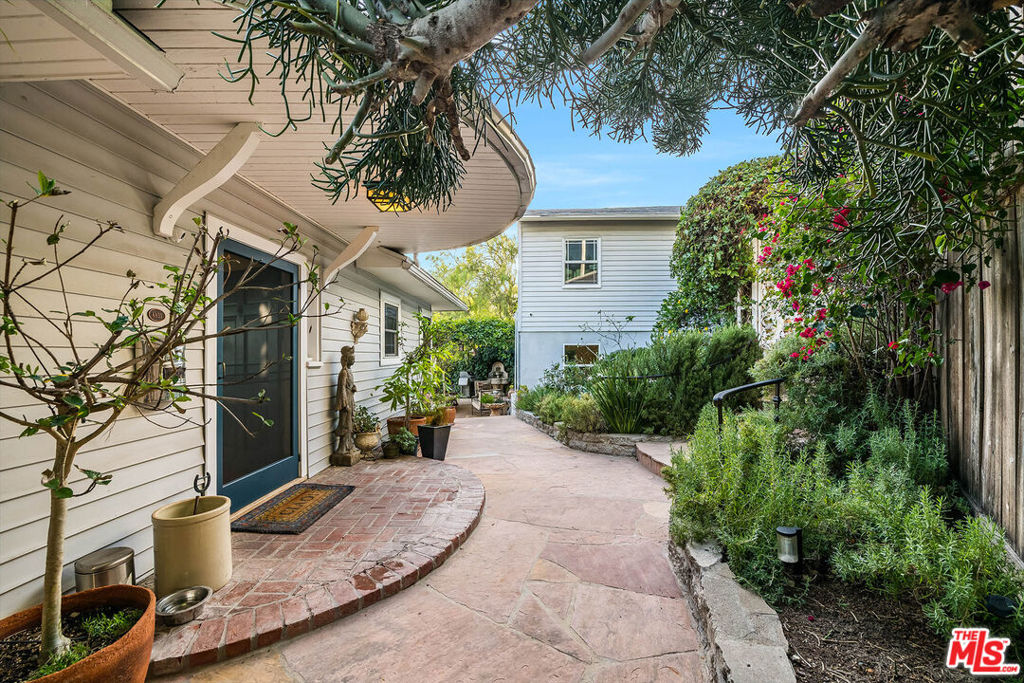 6931 Paseo Del Serra