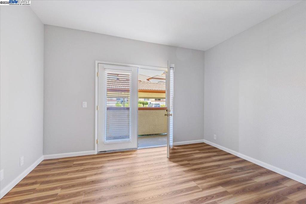 ALAMO CREEK VLGE - Residential