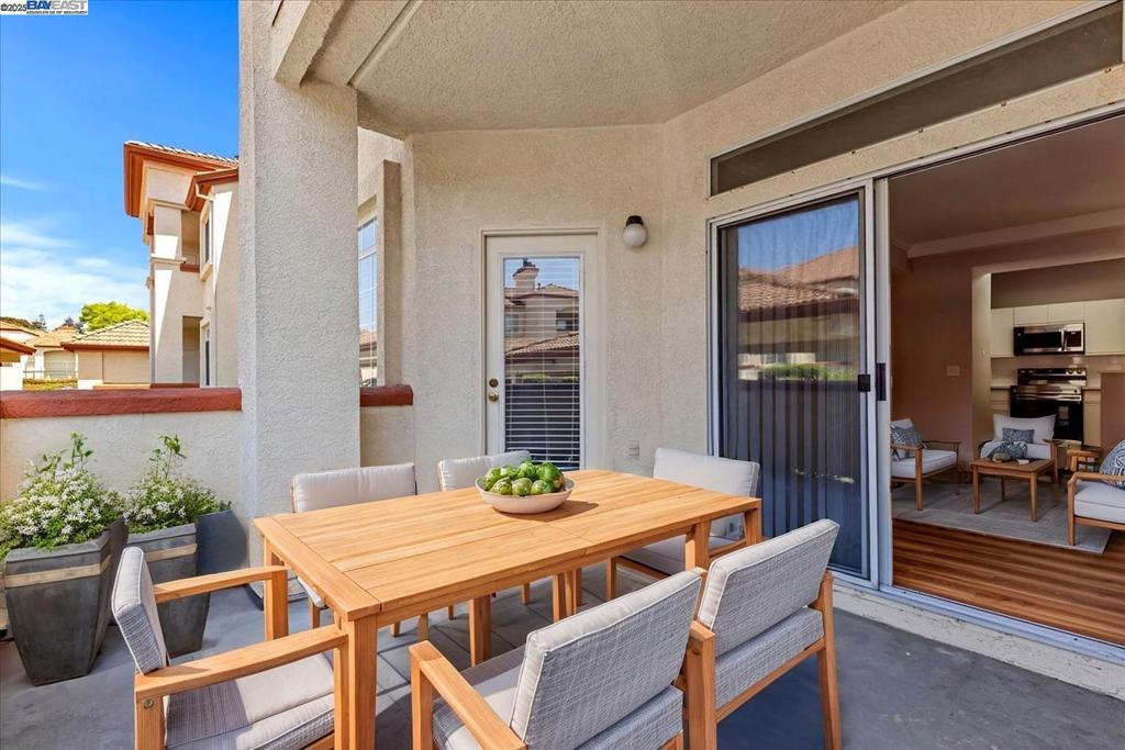 ALAMO CREEK VLGE - Residential