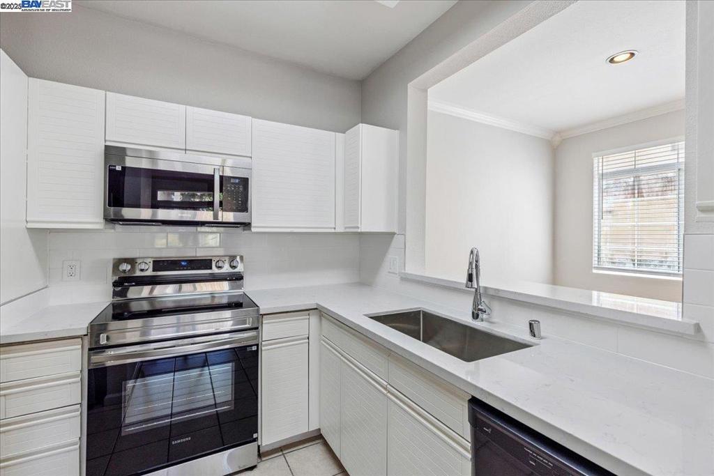 ALAMO CREEK VLGE - Residential