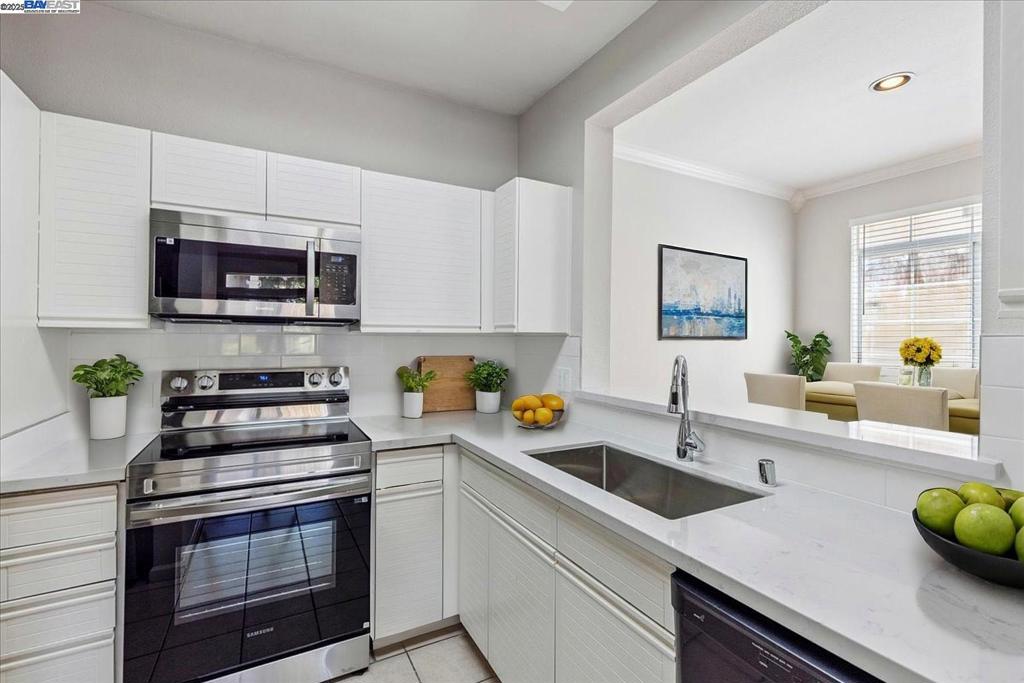 ALAMO CREEK VLGE - Residential