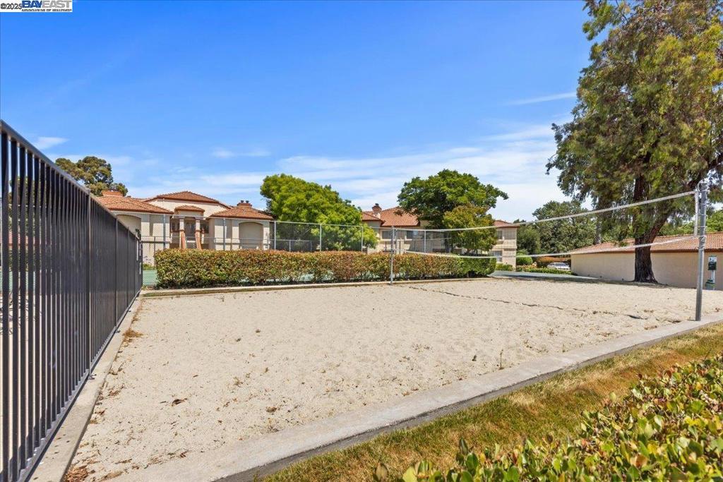 ALAMO CREEK VLGE - Residential