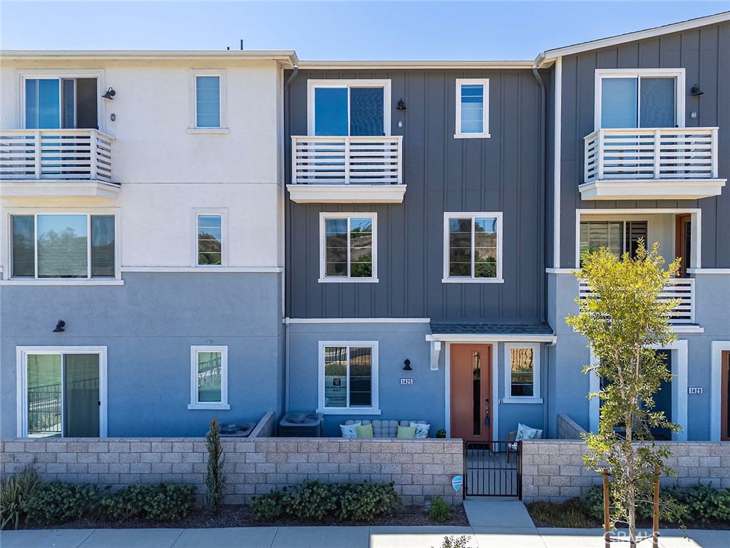 1425 W Sunrise Lane