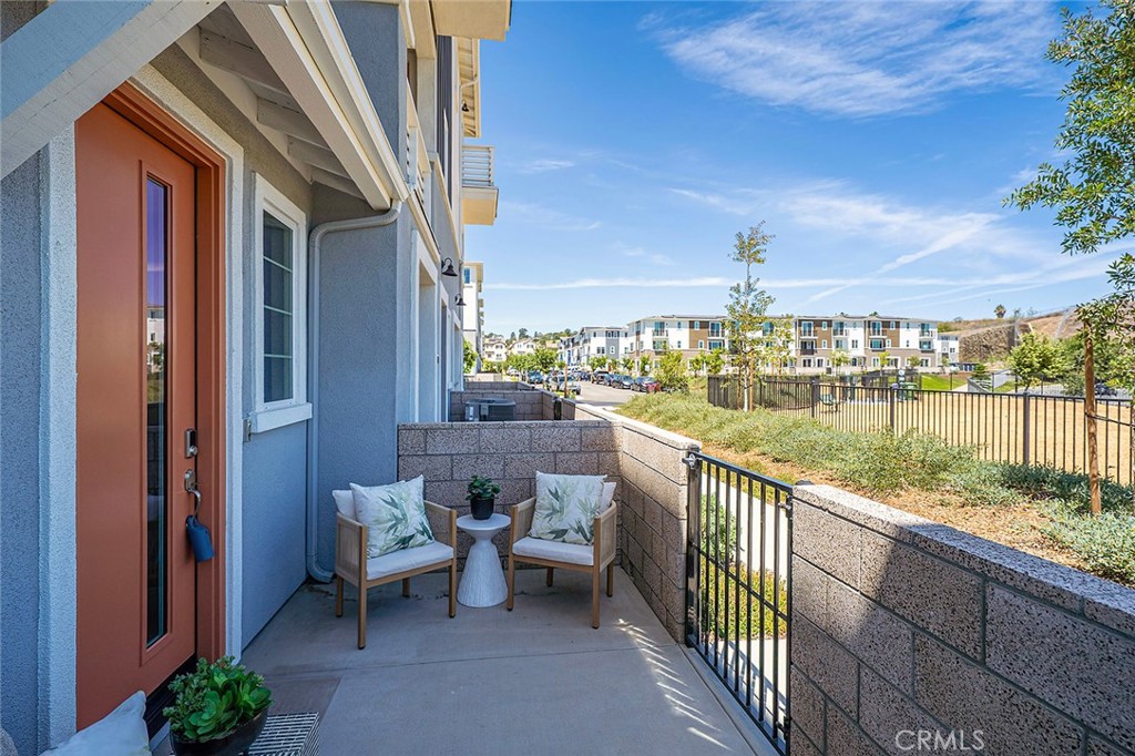 1425 W Sunrise Lane