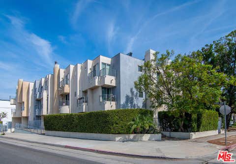 Photo of 5601 W Olympic Boulevard #301, Los Angeles, CA 90036 (MLS # 26869505)
