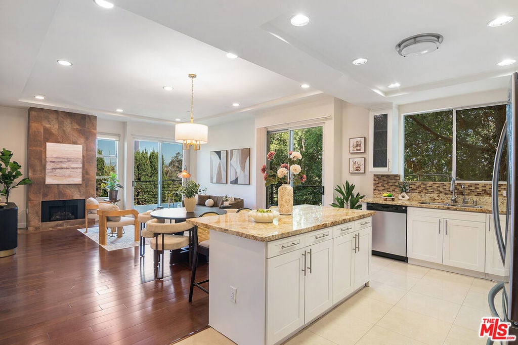 5601 W Olympic Boulevard 301