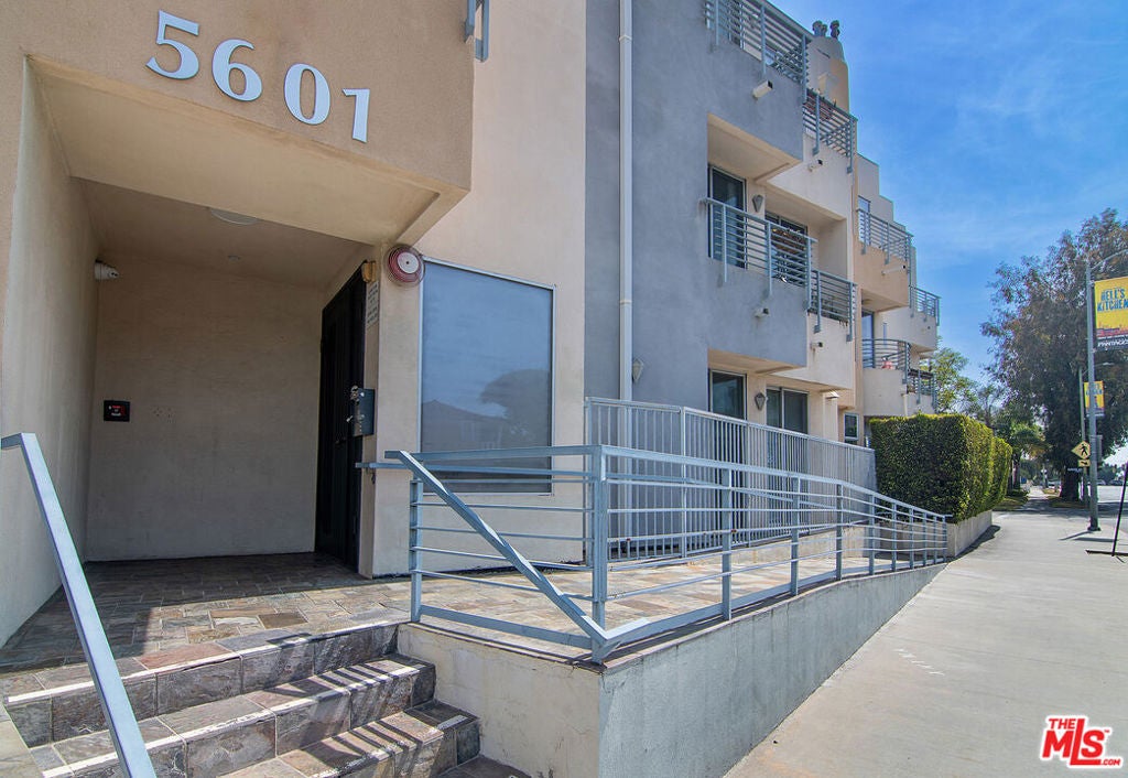 5601 W Olympic Boulevard 301, Los Angeles CA 90036