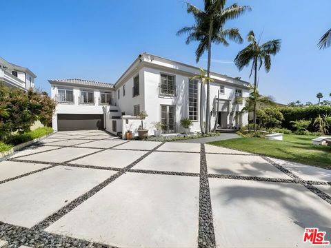 Photo of 910 N Crescent Drive, Beverly Hills, CA 90210 (MLS # 26664739)