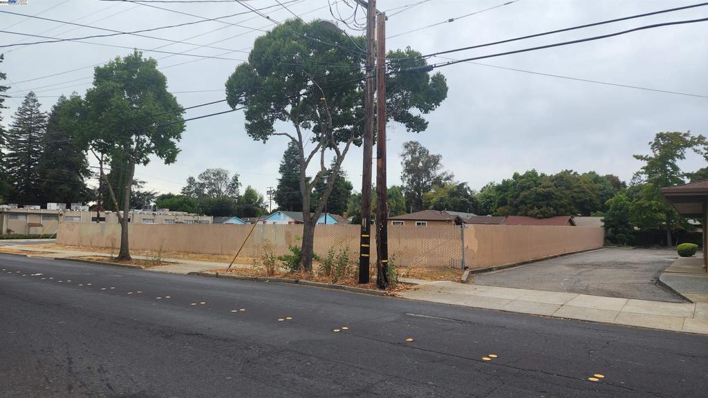 Gold Mine in Hayward. What a fantastic opportunity in this day and age!!! Zoned Commercial but allows for Residential mix used properties. This sale includes 3 adjacent lots (1658 B St., 1662 B St., and 1668 B St.) totaling in about 15870 sf on a major thoroughfare in Hayward. This property is near all the attractions; employment centers in Hayward and beyond. Close to FWYs, Castro Valley and Hayward BART stations, and other businesses and is nestled in the heart of residential properties. Don't all these benefits make this a Gold Mine, in Hayward, CA? Hurry to be among the first few to have a chance at it.