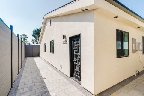 Photo of 11854 Arminta Street, North Hollywood, CA 91605 (MLS # BB26208354)