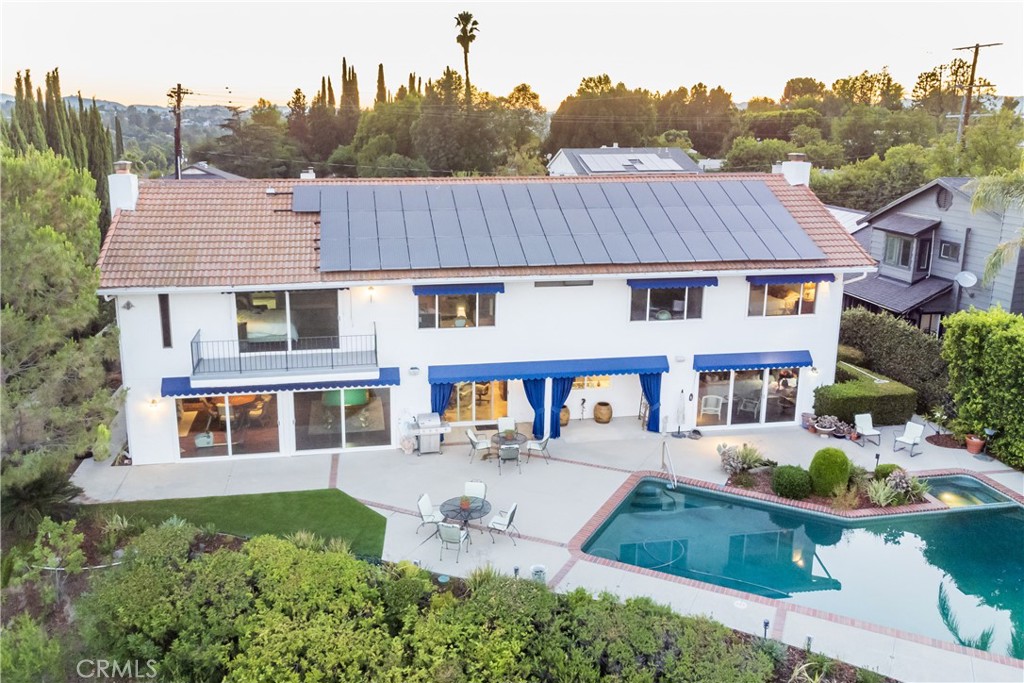 5004 Del Moreno Drive