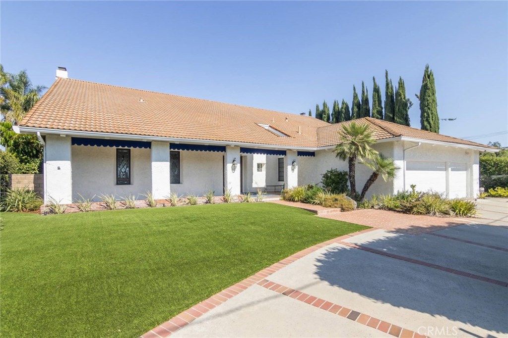 Properties 1 5004 Del Moreno Drive
