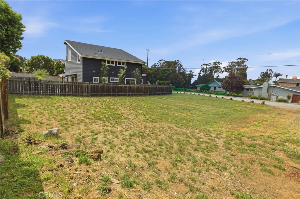 487 Henrietta Avenue