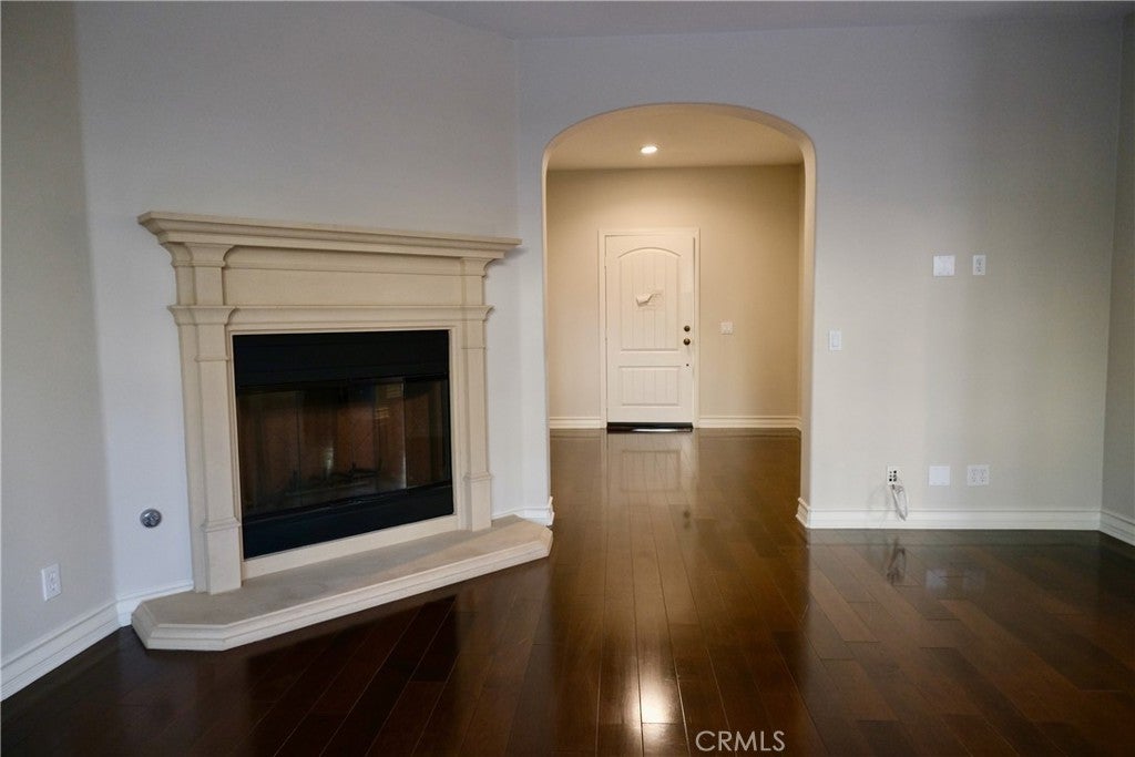 6 Longvale